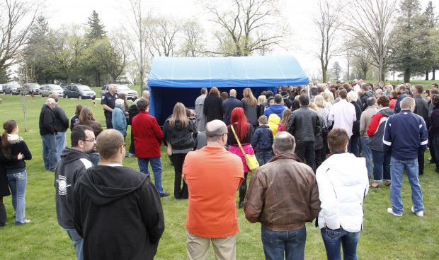 050413mp-elizabeth-collins-service-9